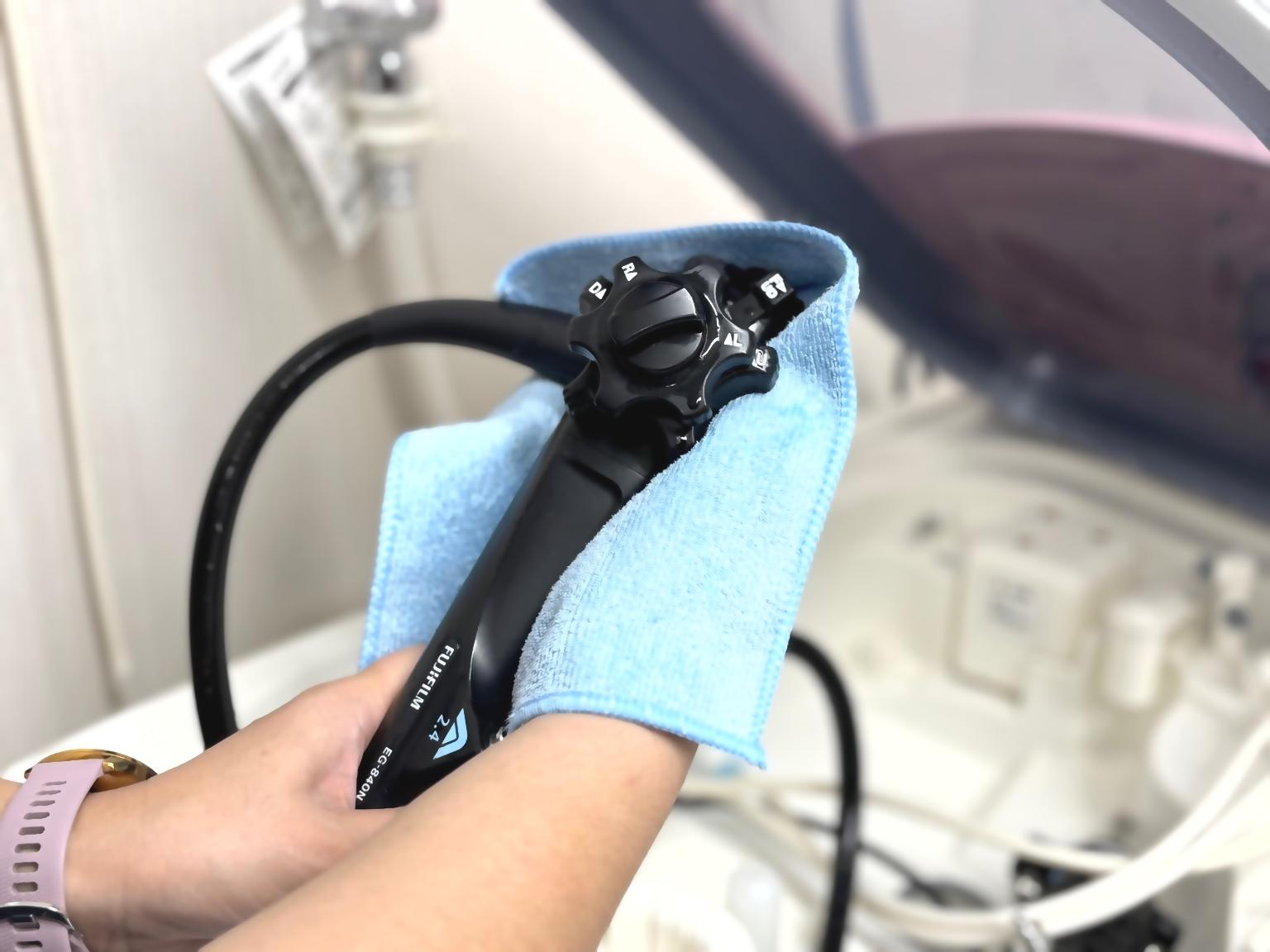 仕上げ拭き上げの様子